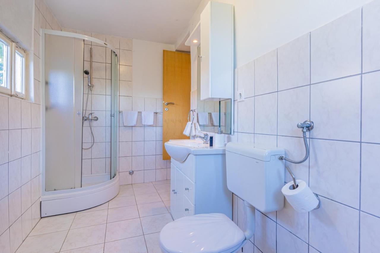 Apartmani Valun1 Luaran gambar