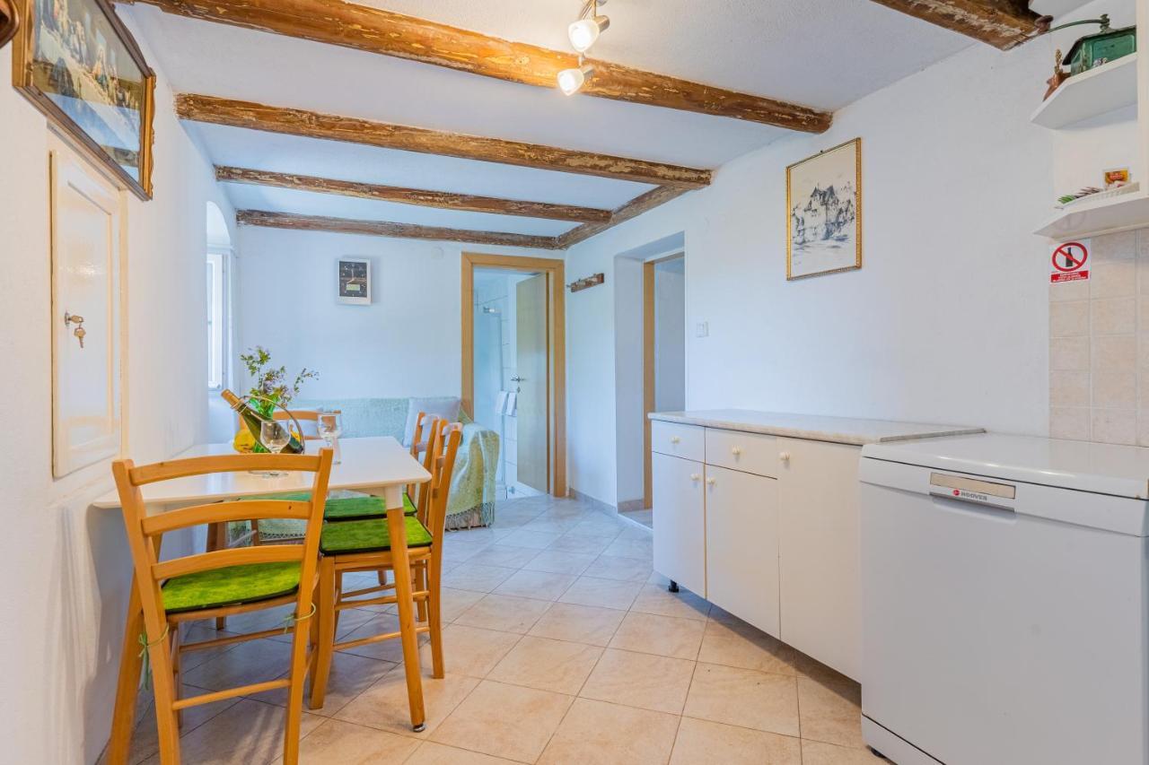 Apartmani Valun1 Luaran gambar