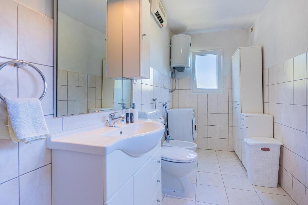 Apartmani Valun1 Luaran gambar