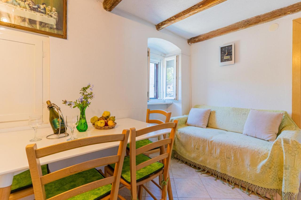 Apartmani Valun1 Luaran gambar