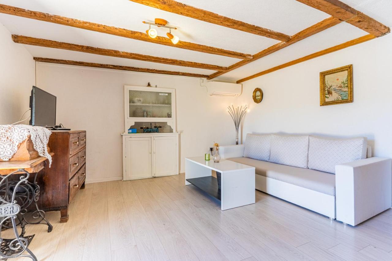 Apartmani Valun1 Luaran gambar