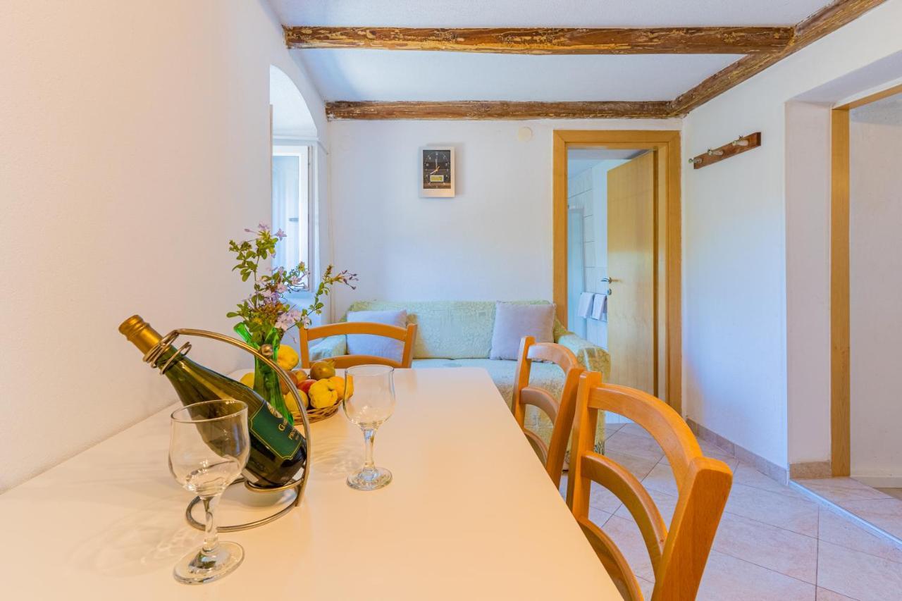 Apartmani Valun1 Luaran gambar