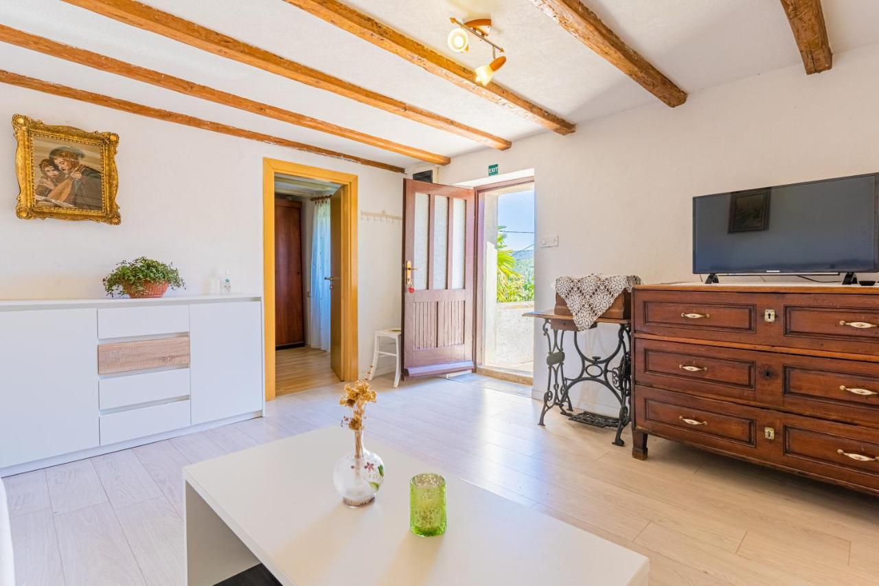 Apartmani Valun1 Luaran gambar