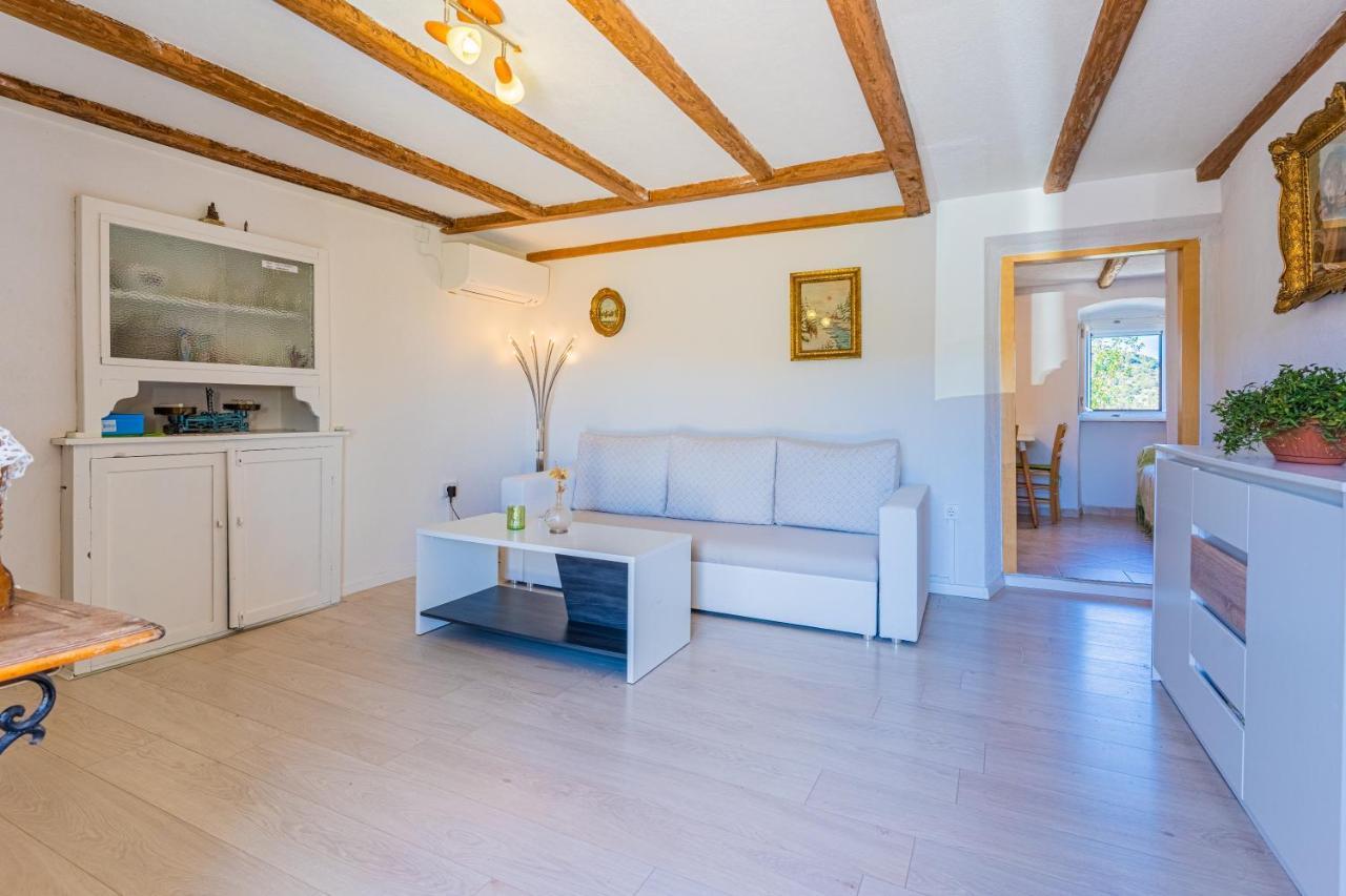 Apartmani Valun1 Luaran gambar